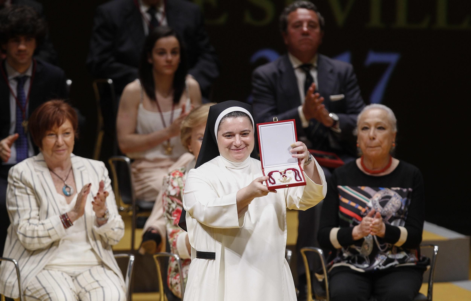 La entrega de las medallas de Sevilla, en imágenes