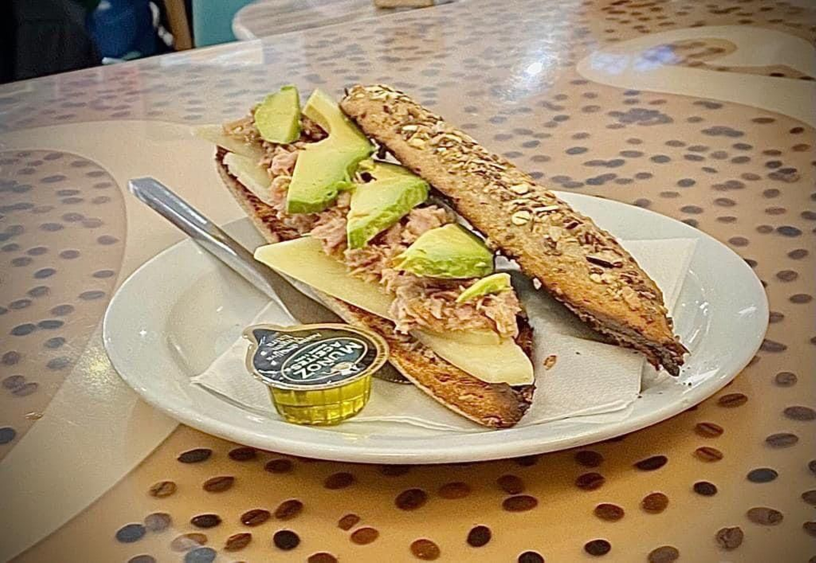 Desayuno de Candy's Café, en Rota.
