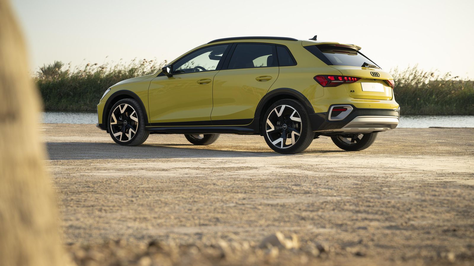 Respecto a las versiones estándar con la carrocería Sportback, la Allstreet se sobreeleva 3 cm.