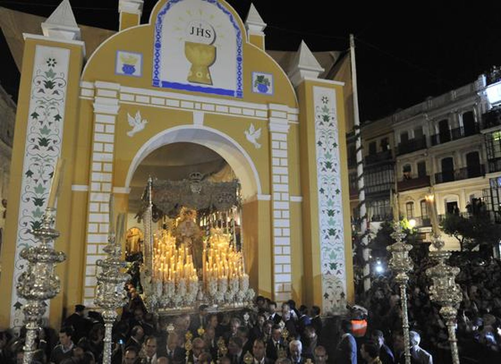 Las imágenes de la procesión extraordinaria de la Esperanza Macarena

Foto: Juan Carlos Vazquez