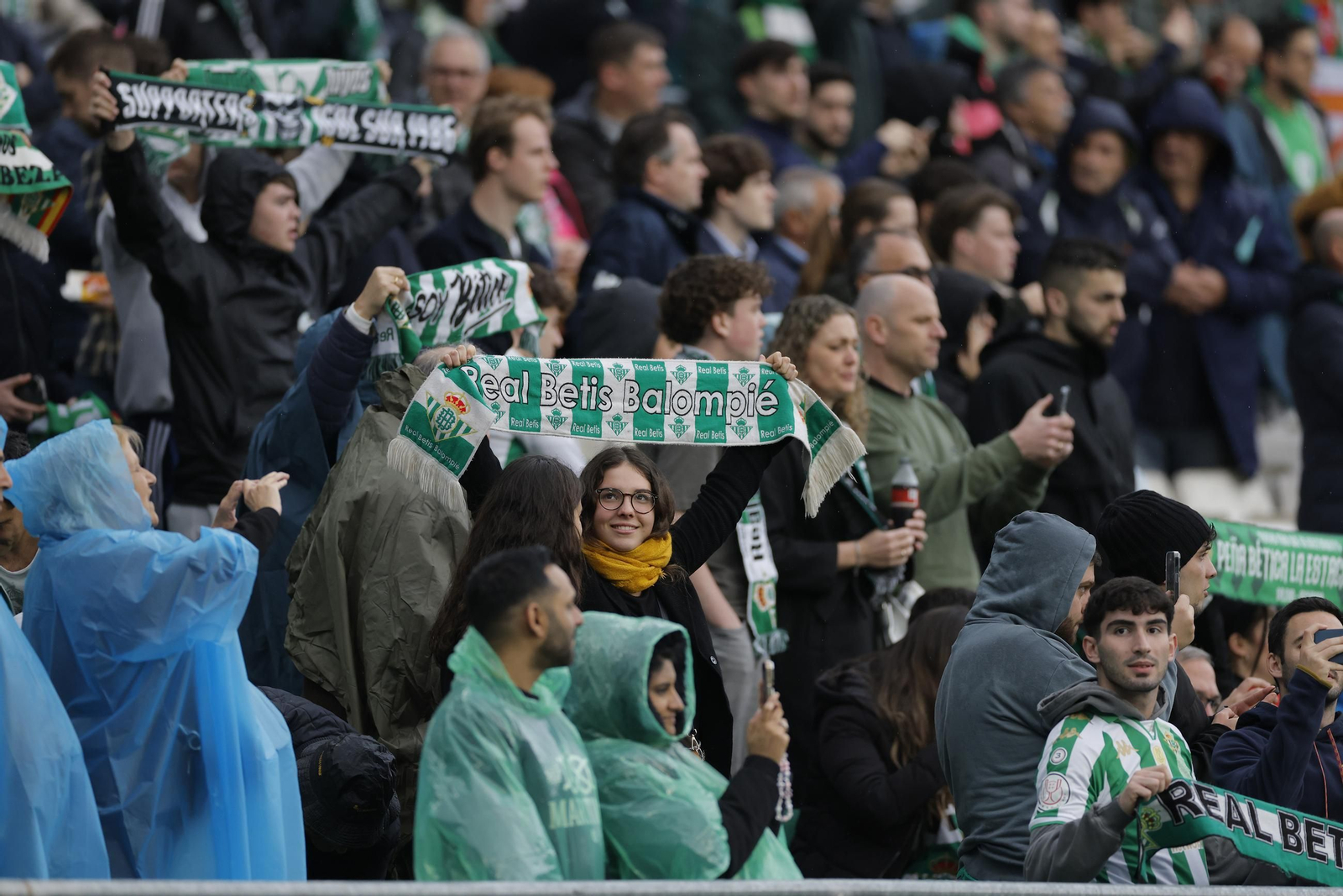 Búscate en las fotos del Betis - Vitoria Guimaraes