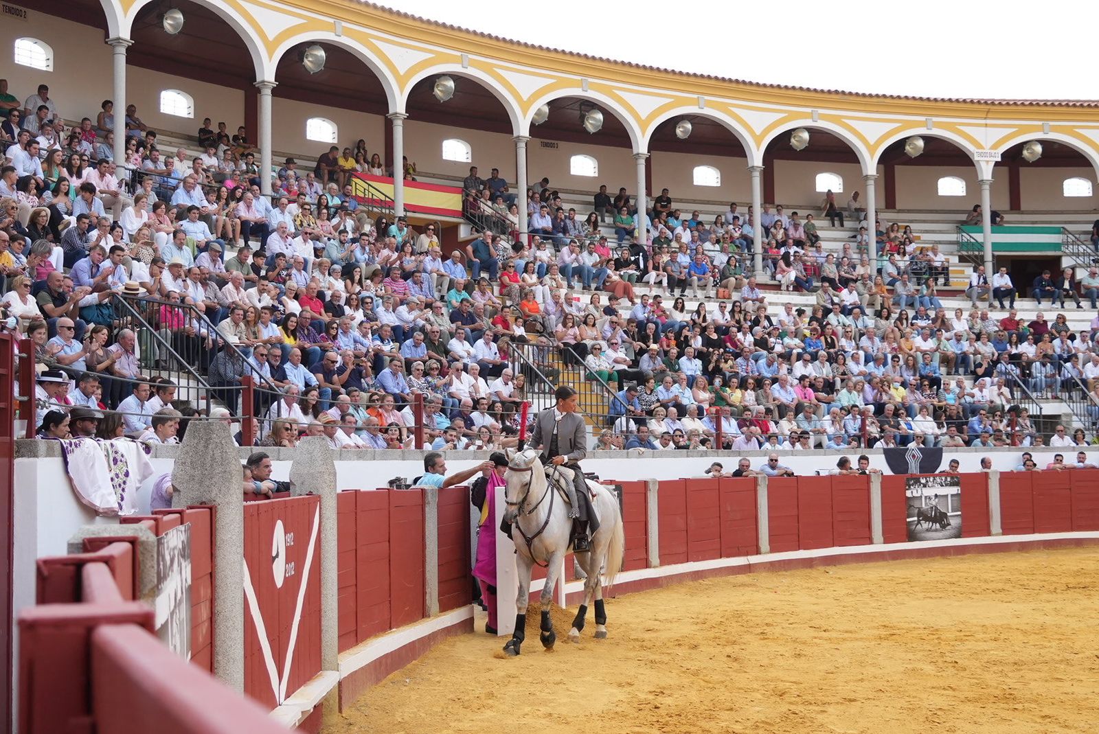 El triunfo del rejoneador Guillermo Hermoso de Mendoza en Pozoblanco, en imágenes
