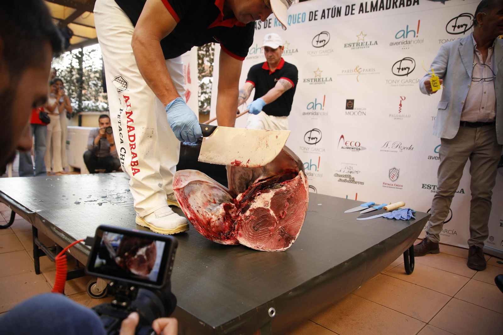 El ronqueo del atún en el Espacio Gatronómico Tony García, en imágenes