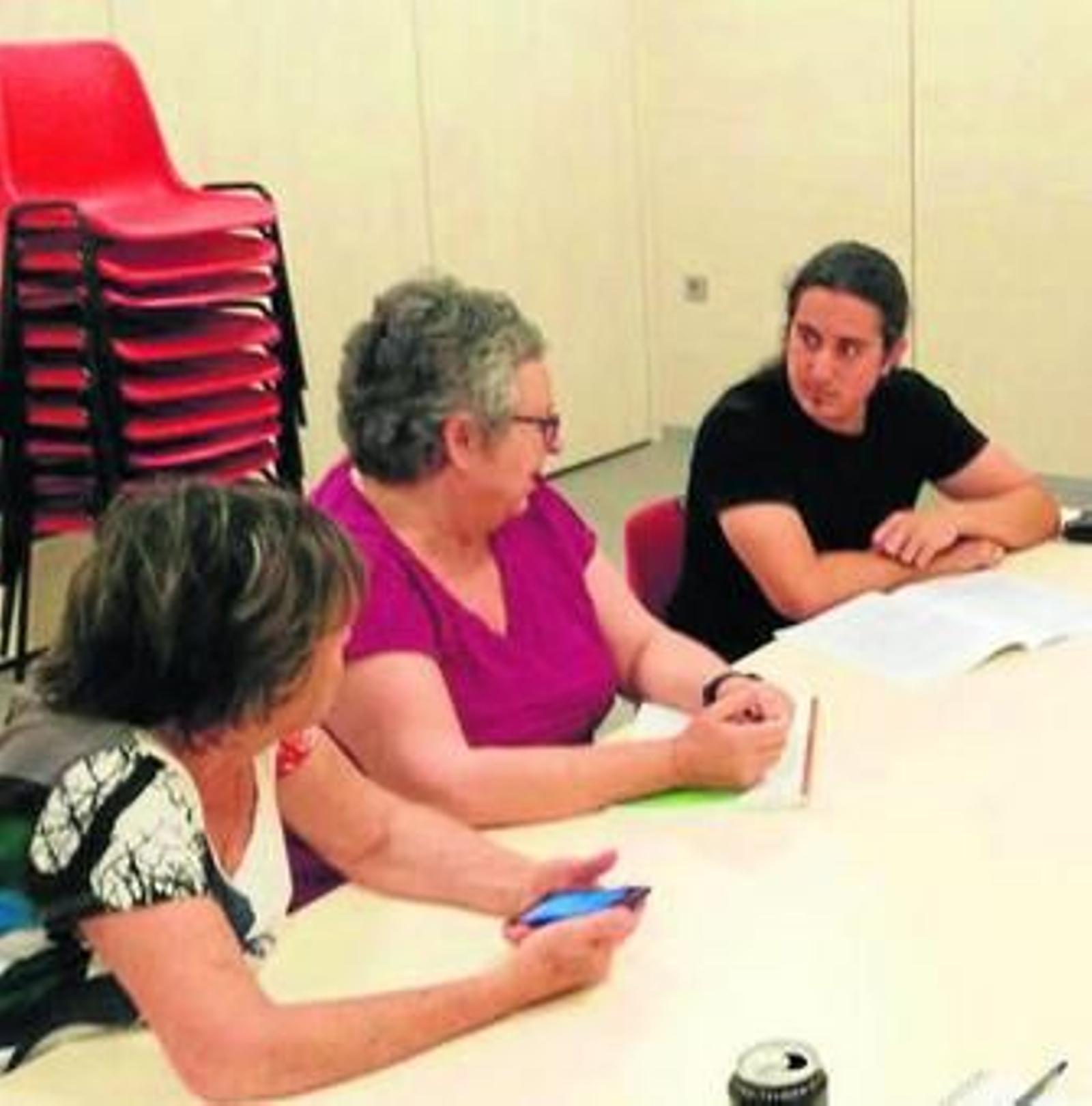 Daniel Martín (derecha) con representantes de Derechos Humanos.