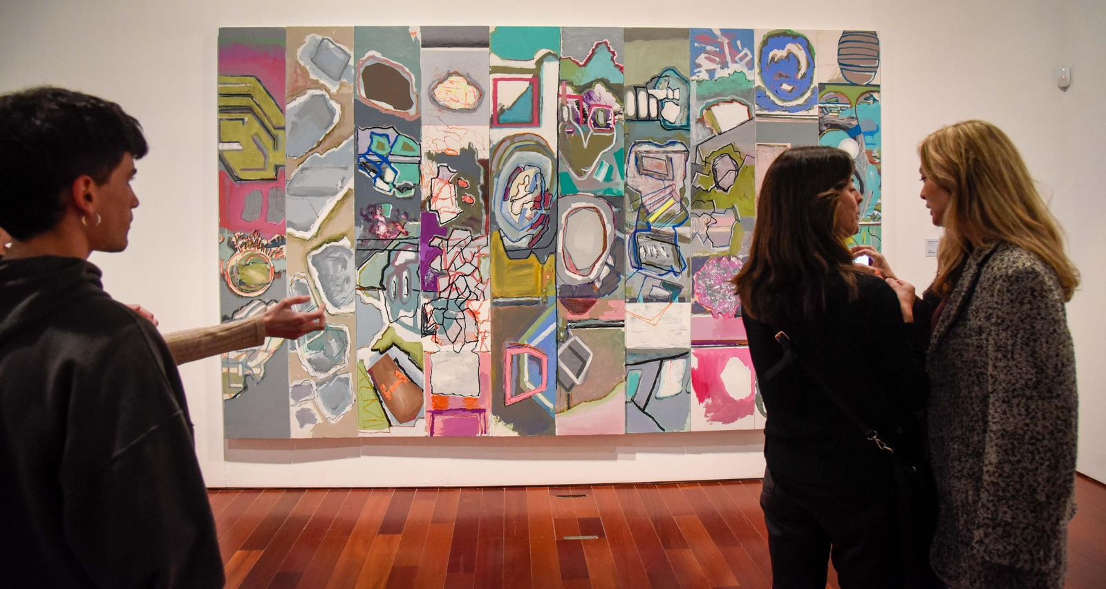 Luis Gordillo, Juan Uslé y Secundino Hernández inauguran la exposición Trifásico