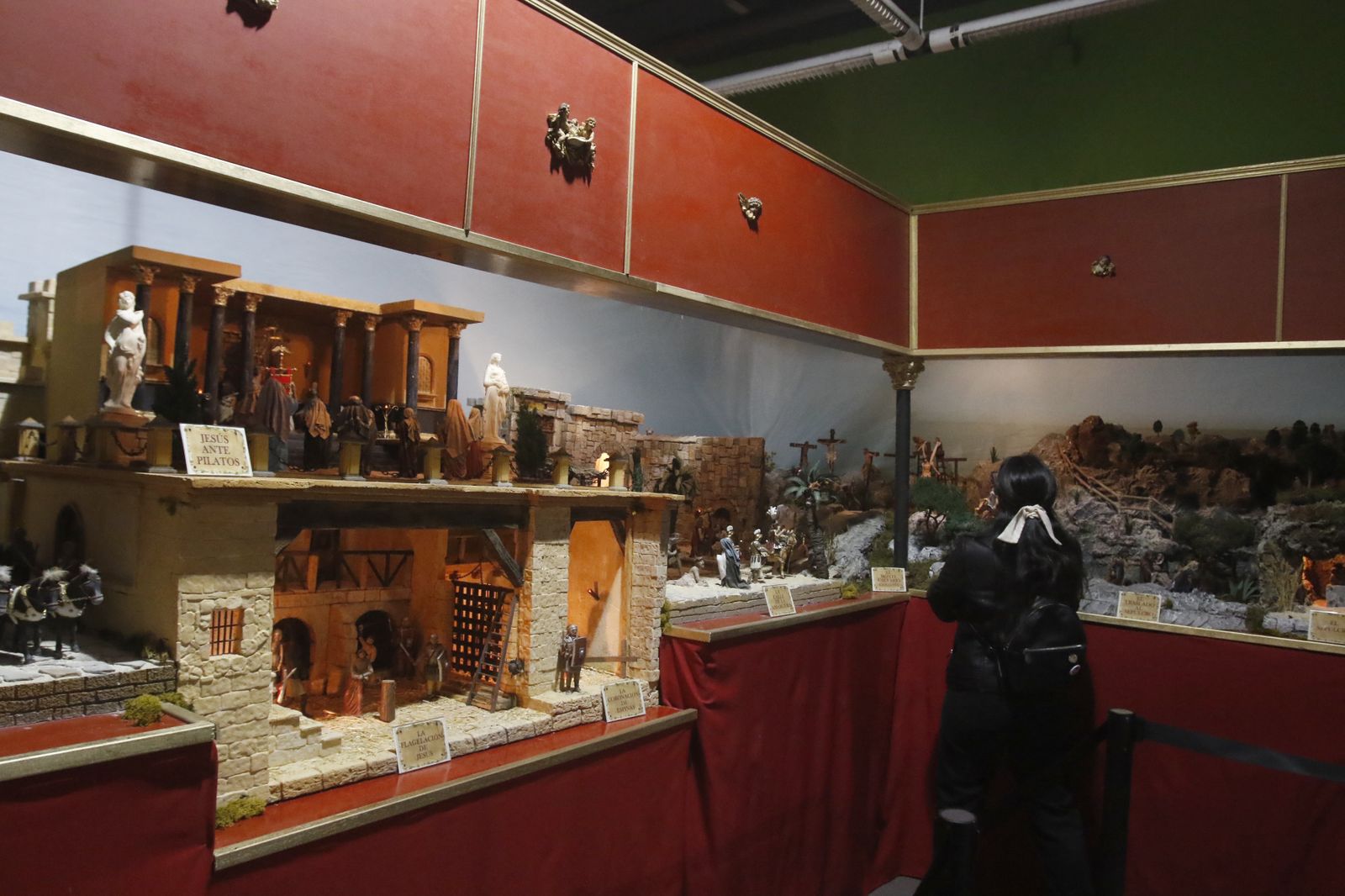 Un recorrido en fotografías por el belén pasionista del centro comercial Zoco de Córdoba