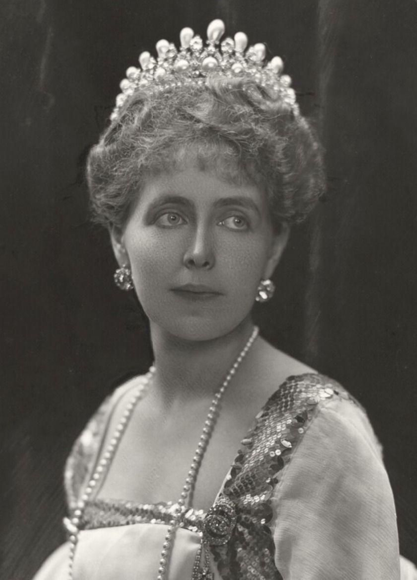 La reina María de Rumanía, antes princesa de Edimburgo.