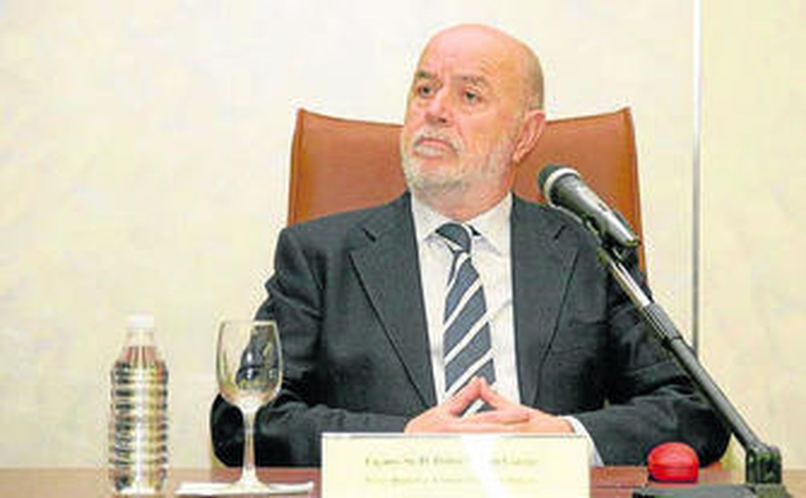 Más de 300 personas asistieron ayer al Foro de Debate de las Ideas de la UAL.