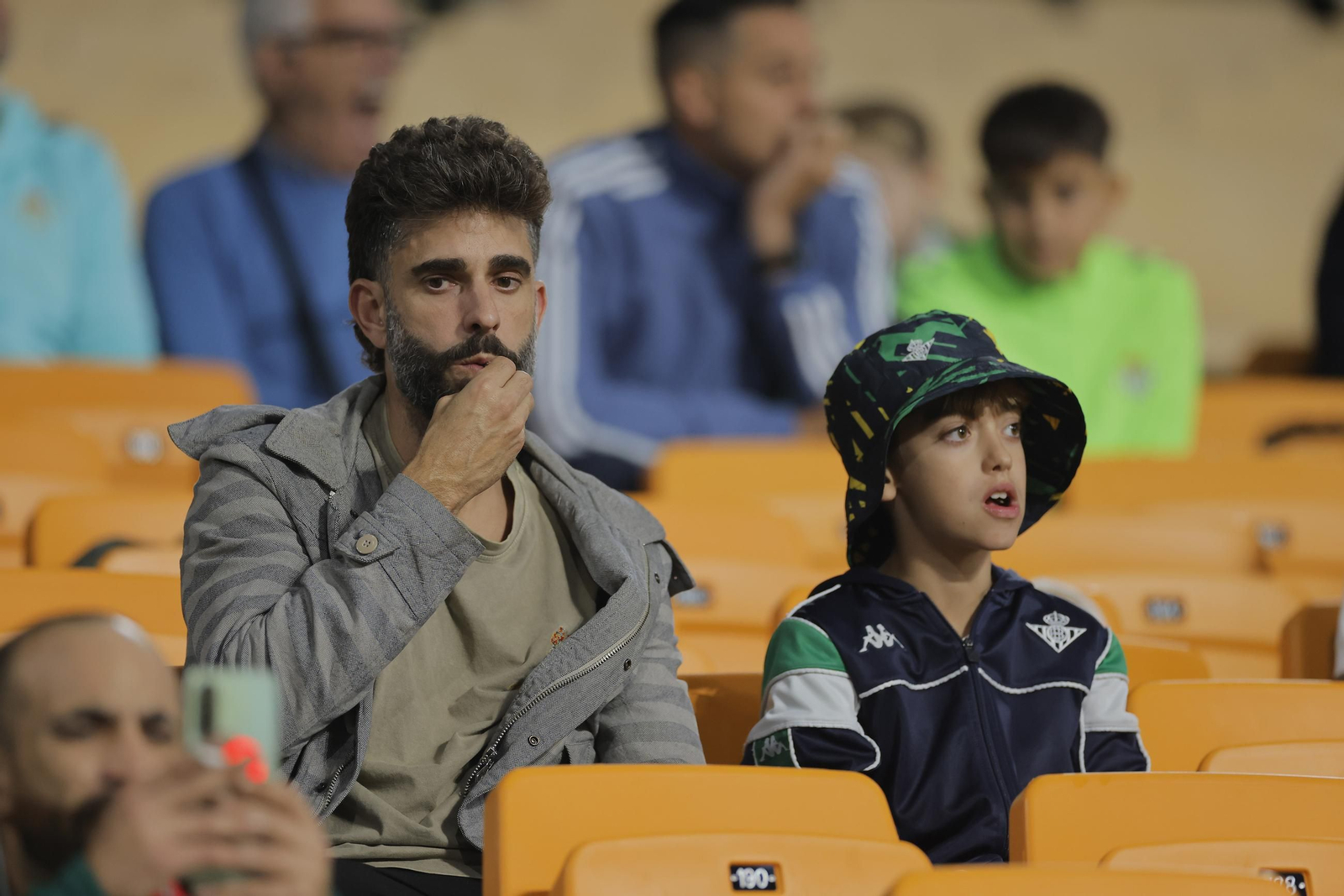 Búscate en las fotos del Betis - Olympique Lyonnais