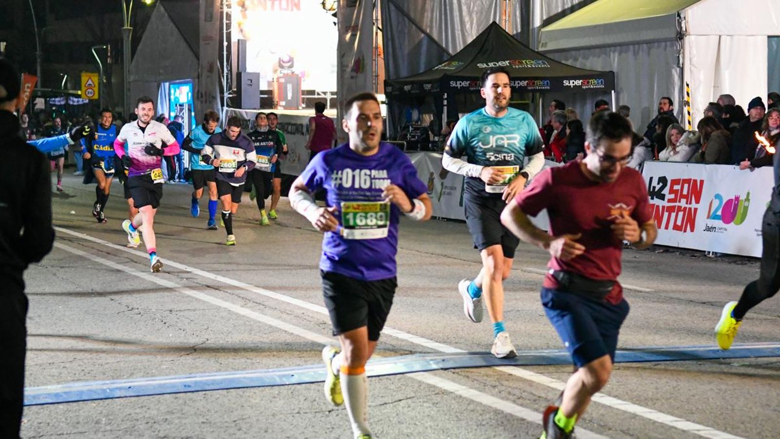 En imágenes: búscate en tu llegada a meta de la Carrera de San Antón 2025 (3)