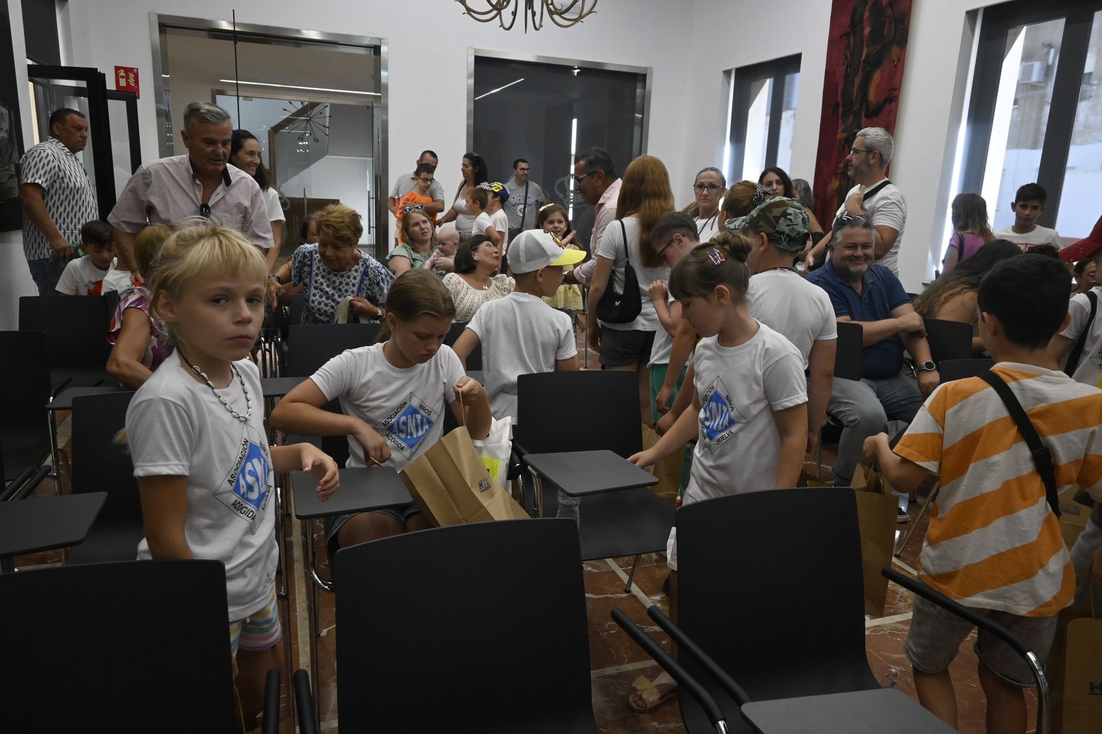 Menores ucranianos pasarán el verano en familias de acogida, en imágenes