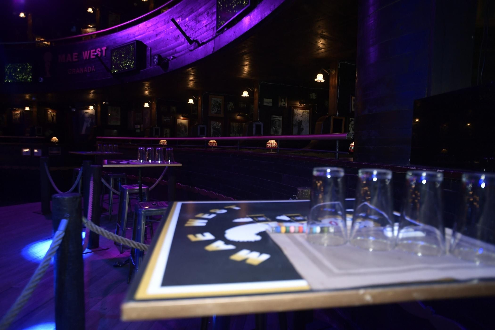 Fotos de la reapertura de la discoteca Mae West en Granada