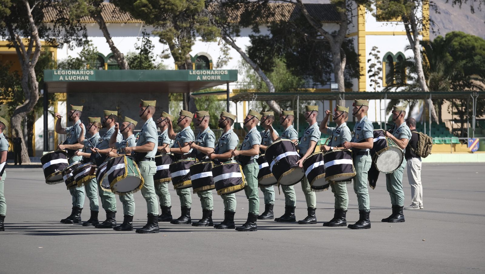 Imágenes de la visita de la Ministra de Defensa Margarita Robles a la Brigada Alfonso XIII de La Legión