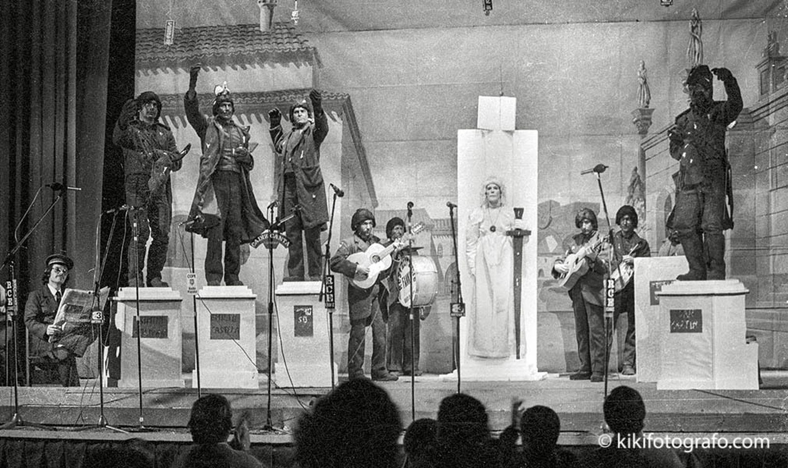 Las estatuas mohosas