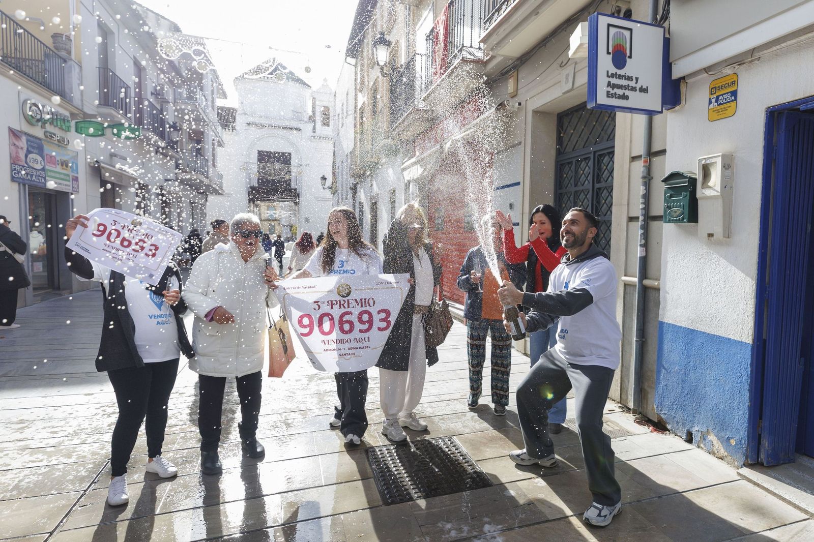 Las imágenes de la euforia de Santa Fe tras los 25 millones que deja la Lotería de Navidad
