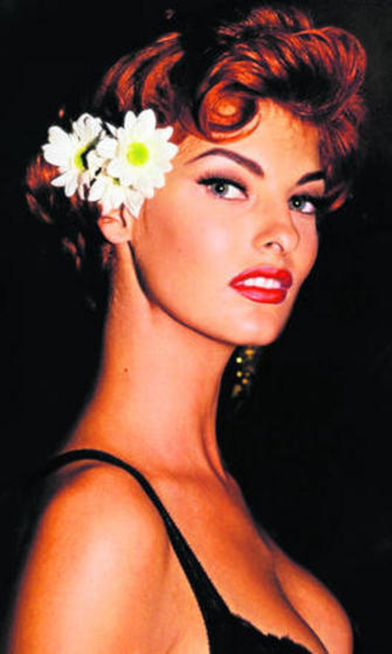 Incansable y arrolladora, es de las pocas 'top models' de los noventa que sigue en activo.