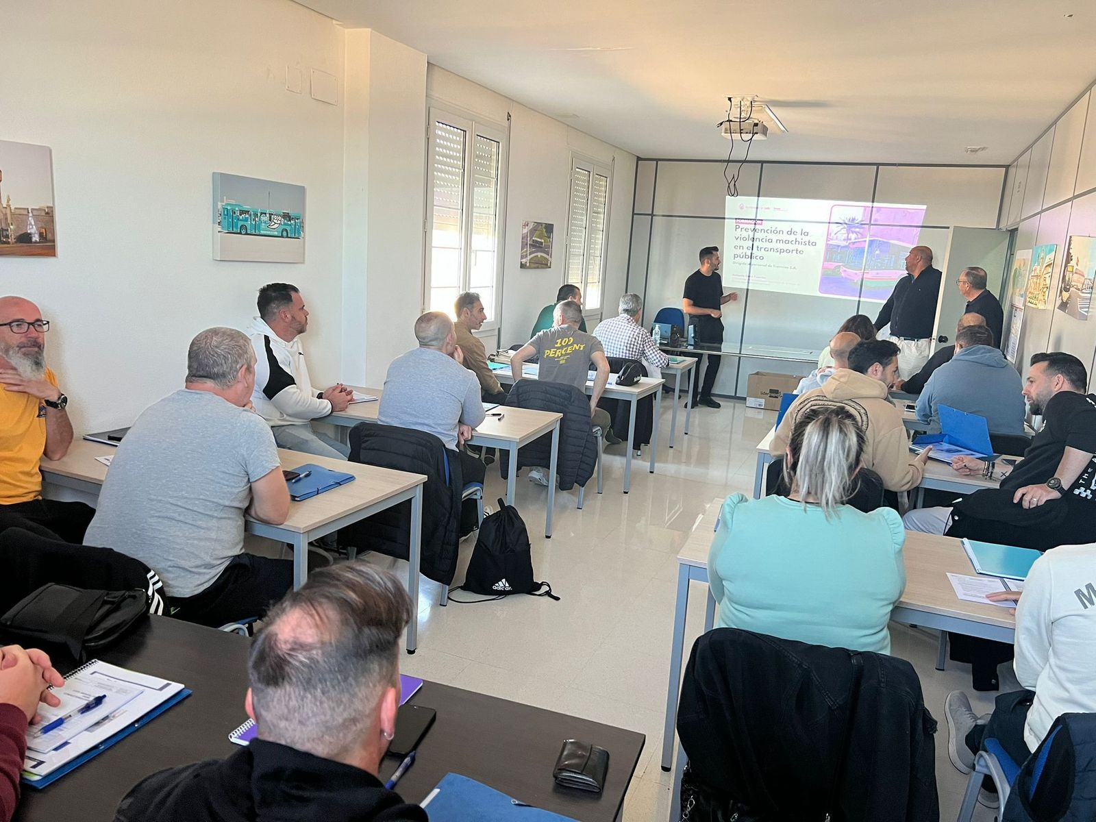 Un momento del curso de prevención contra la violencia de género impartido por la Fundación Municipal de la Mujer dirigida al personal de Tranvías