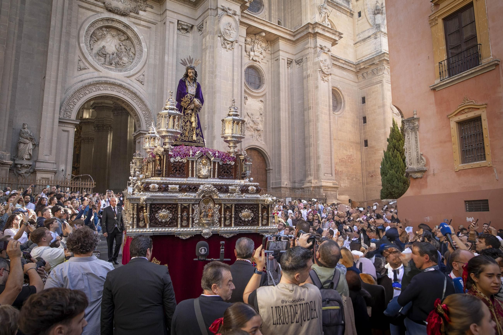 Solemne Procesión Extraordinaria de Alabanza de Nuestro Padre Jesús del Rescate de Granada, Octubre 2025.jpg