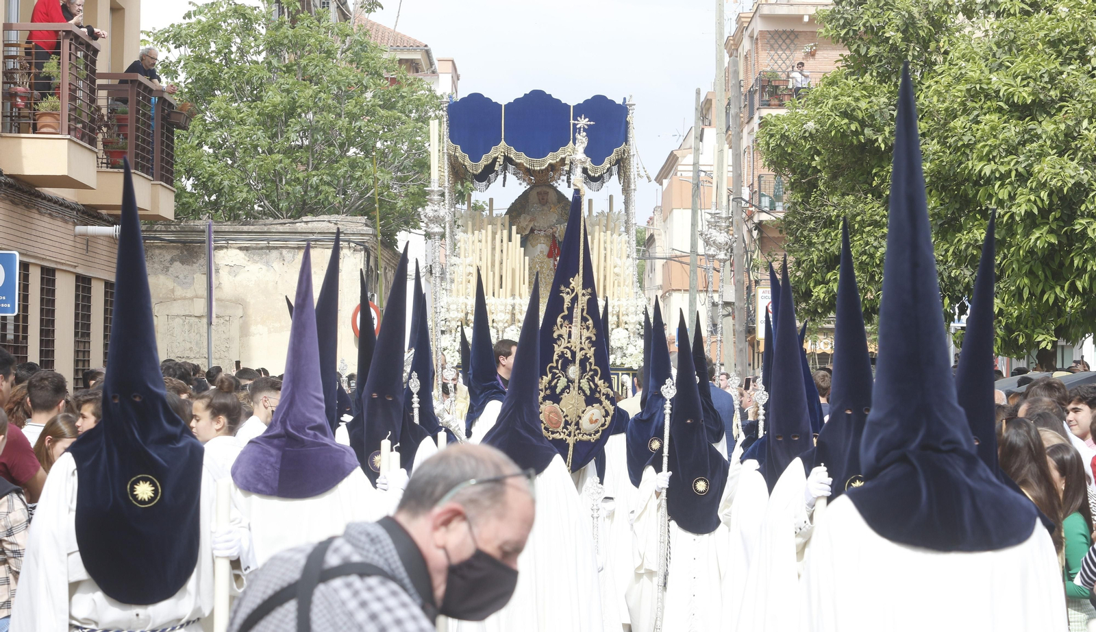 Lunes Santo en Córdoba: La procesión de la Estrella, en imágenes