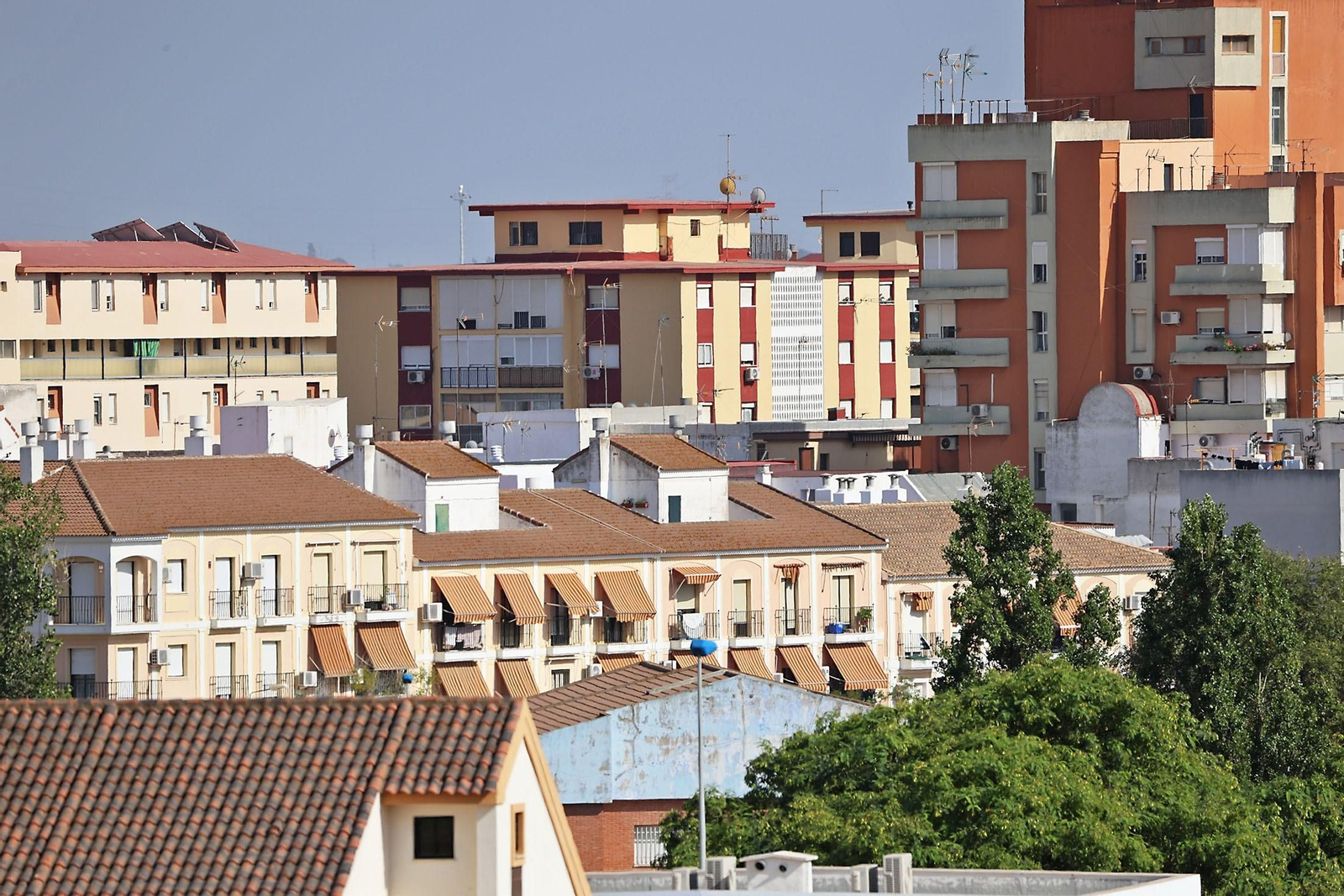 Bloques de pisos en Huelva capital en una imagen de archivo.