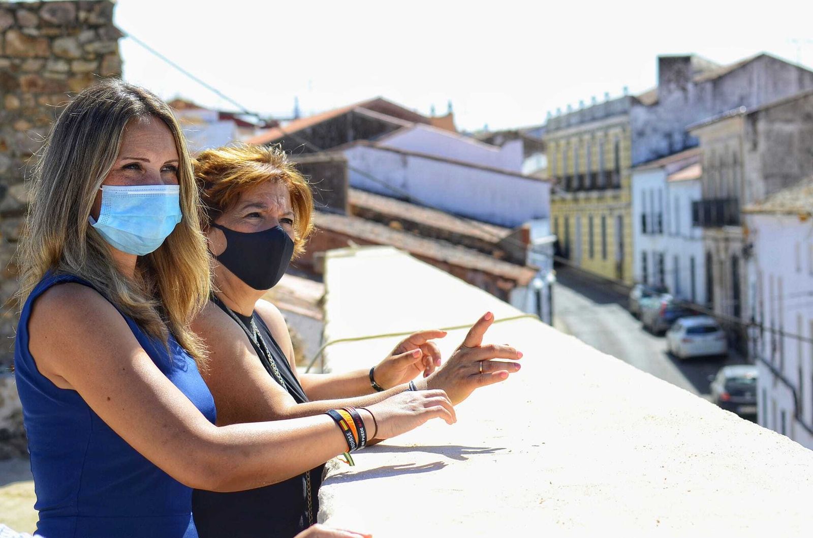 María Ponce y María Ángeles Carbajo, en Cumbres de San Bartolomé