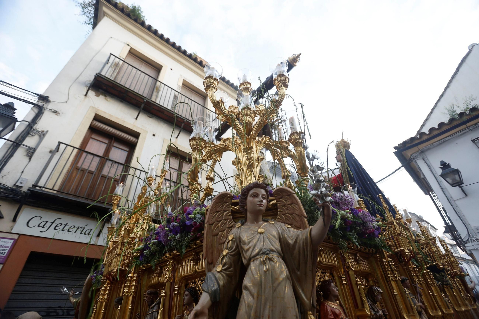La procesión del Cristo de Gracia en este Jueves Santo de Córdoba, en imágenes
