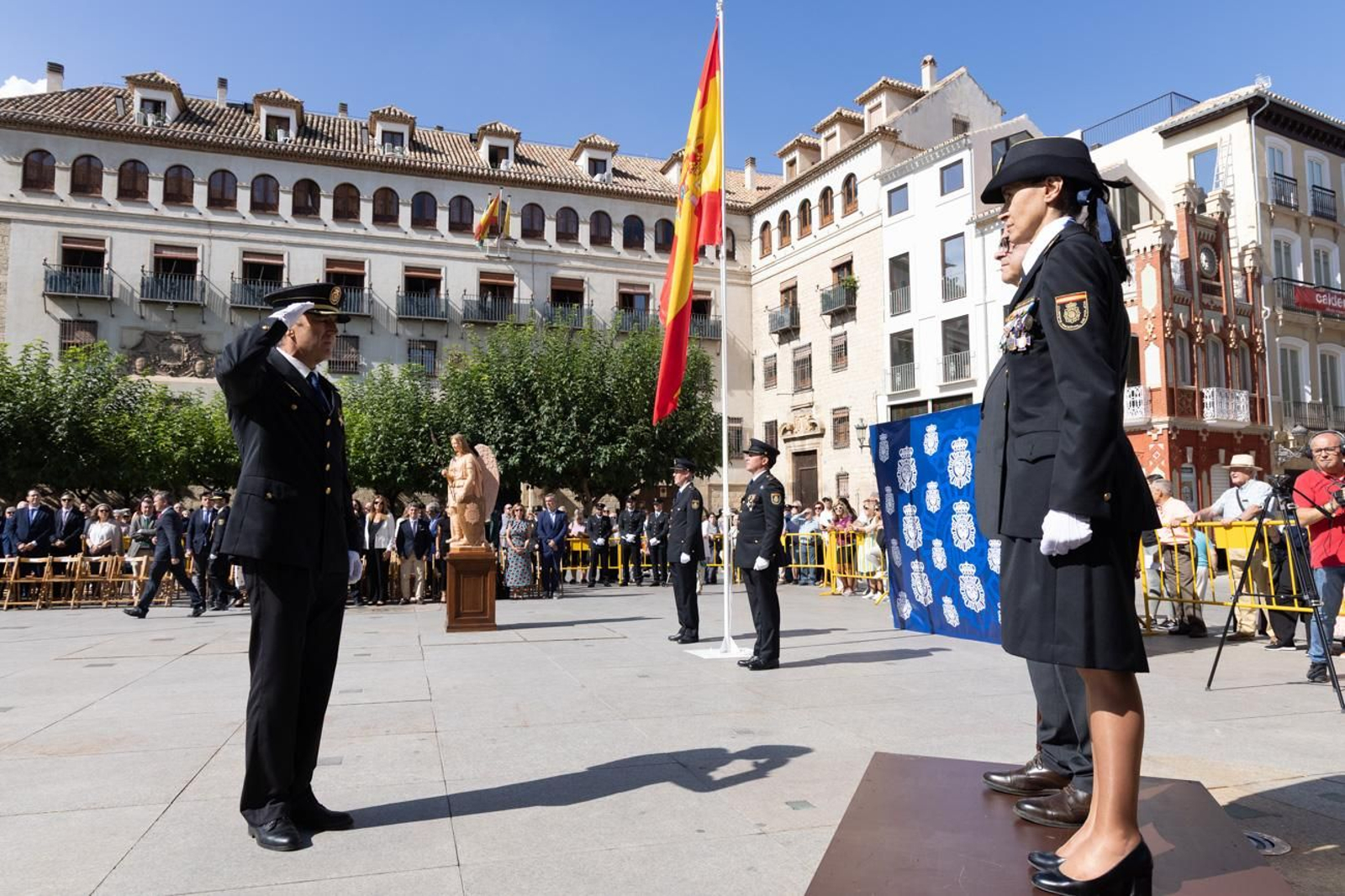 Acto por el día de la Policía Nacional, con motivo de la festividad los Santos Ángeles Custodios
