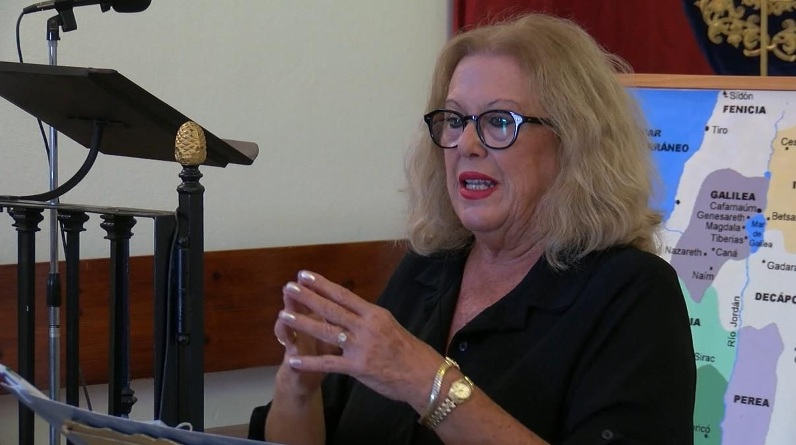 Remedios Parodi en uno de los cursos de formación cofrade de la Hermandad del Rocío