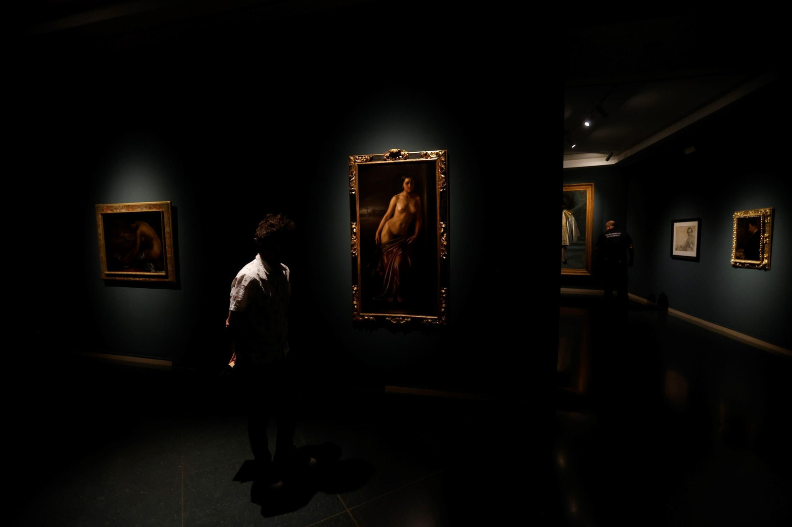 La exposición de Julio Romero de Torres y Zuloaga en Córdoba, en imágenes