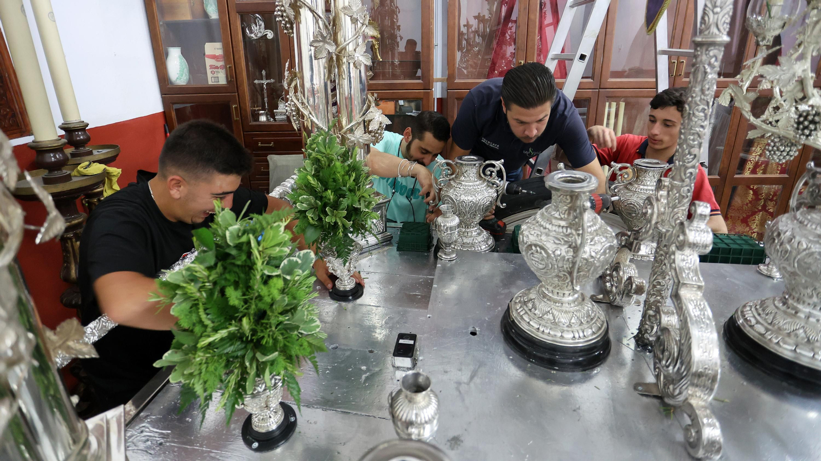Últimos preparativos de la Hermandad del Rocio de Jerez