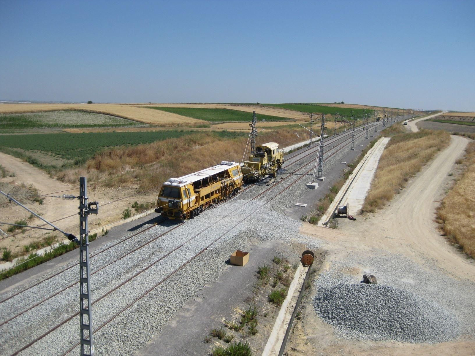 Tramo en obras de la línea ferroviaria Sevilla-Cádiz.