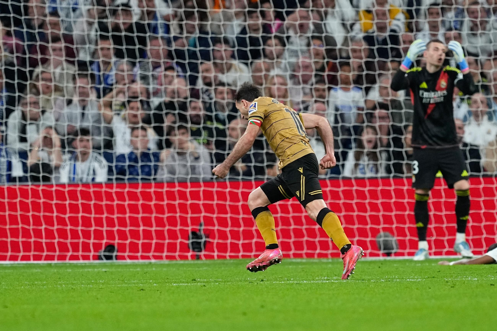 Las fotos del Real Madrid - Real Sociedad camino del Estadio de la Cartuja