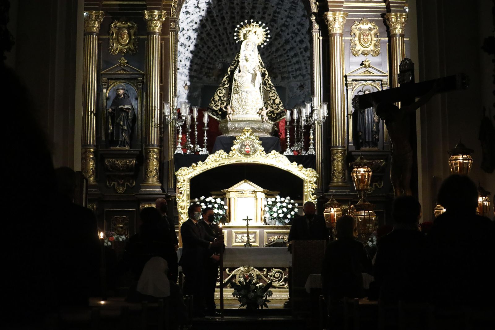 El vía crucis de Cuaresma de los Dolores, en fotografías