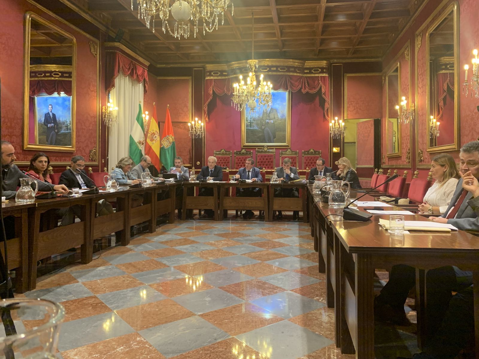 El Ayuntamiento destituye al jefe de los letrados