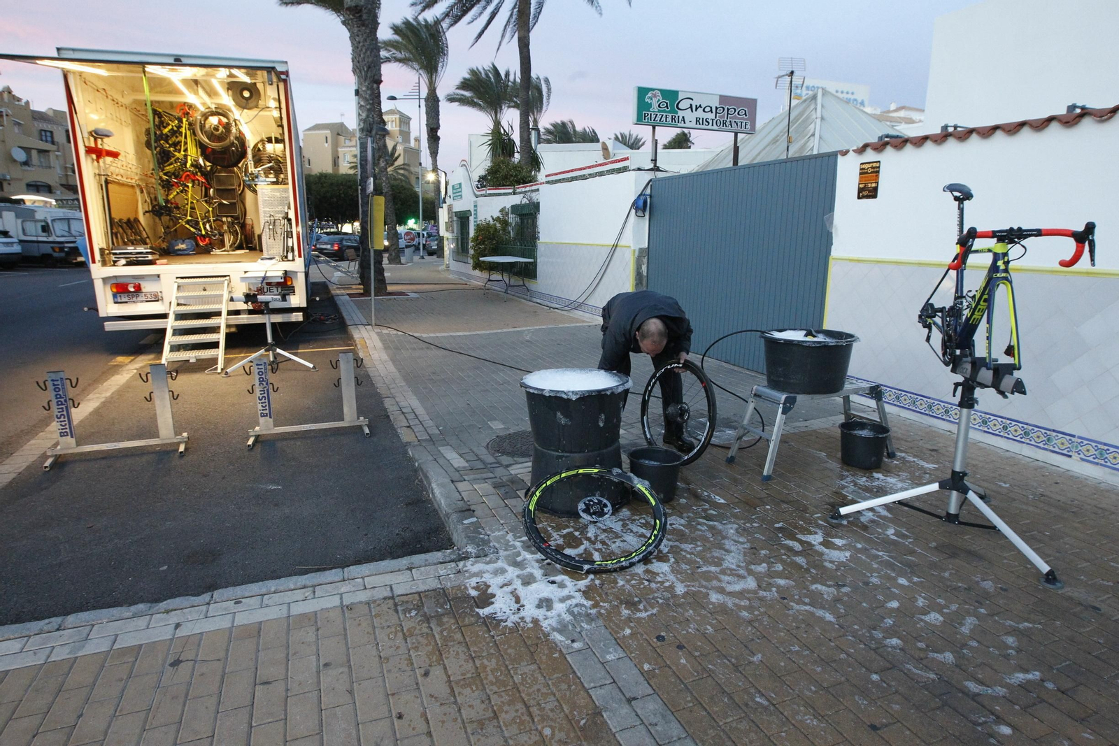 Fotogalería de la previa de la Clásica de Almería
