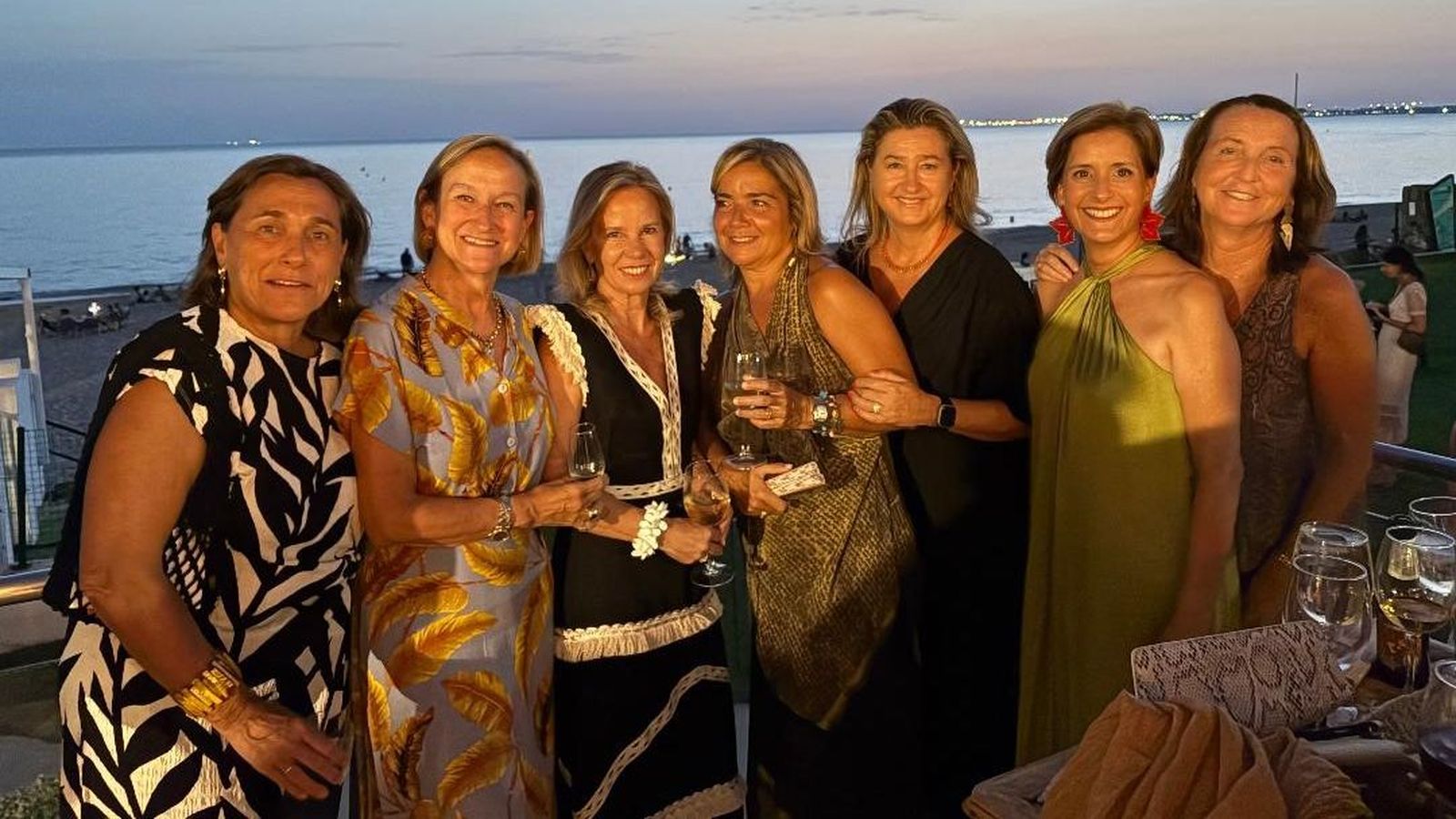 Ana Arias, Lourdes Moreno, Beatriz Eguinoa, Blanca Bachiller, Almudena Moreno, Mimi Miranda y María Luisa Higuera.