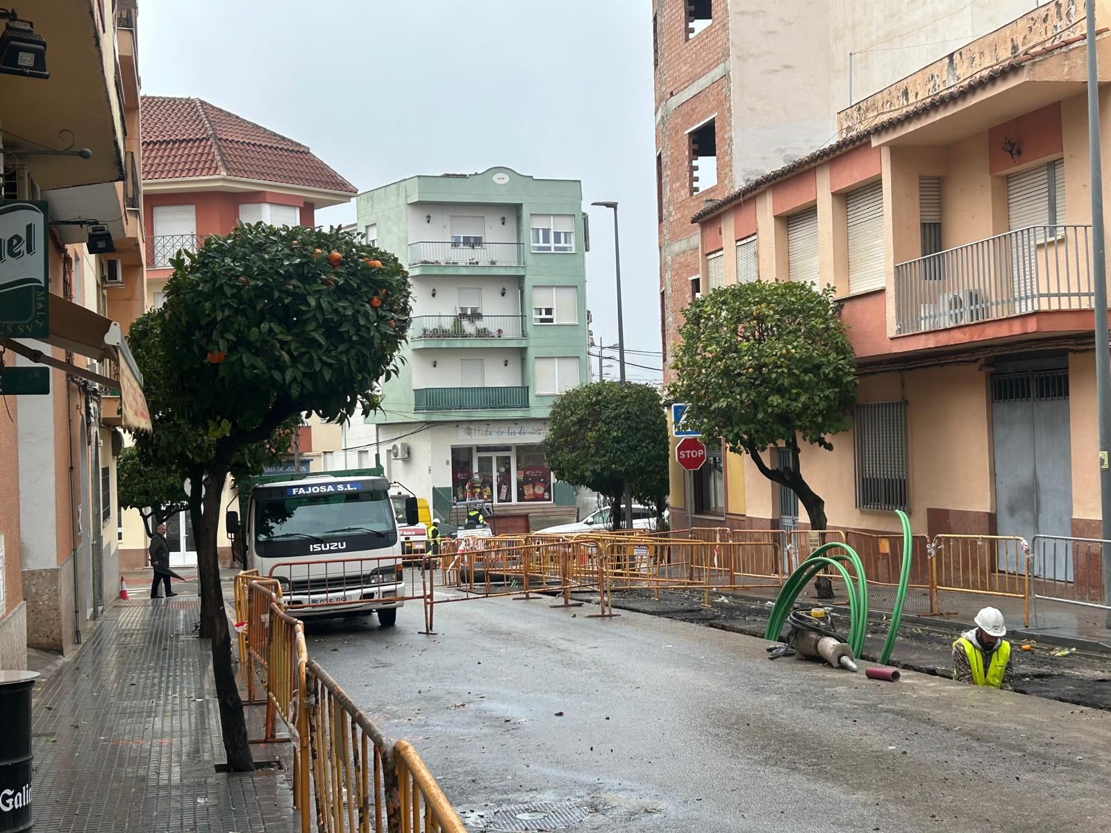 Trabajos en la calle Capitán Diego Montes Roldán de Baena.