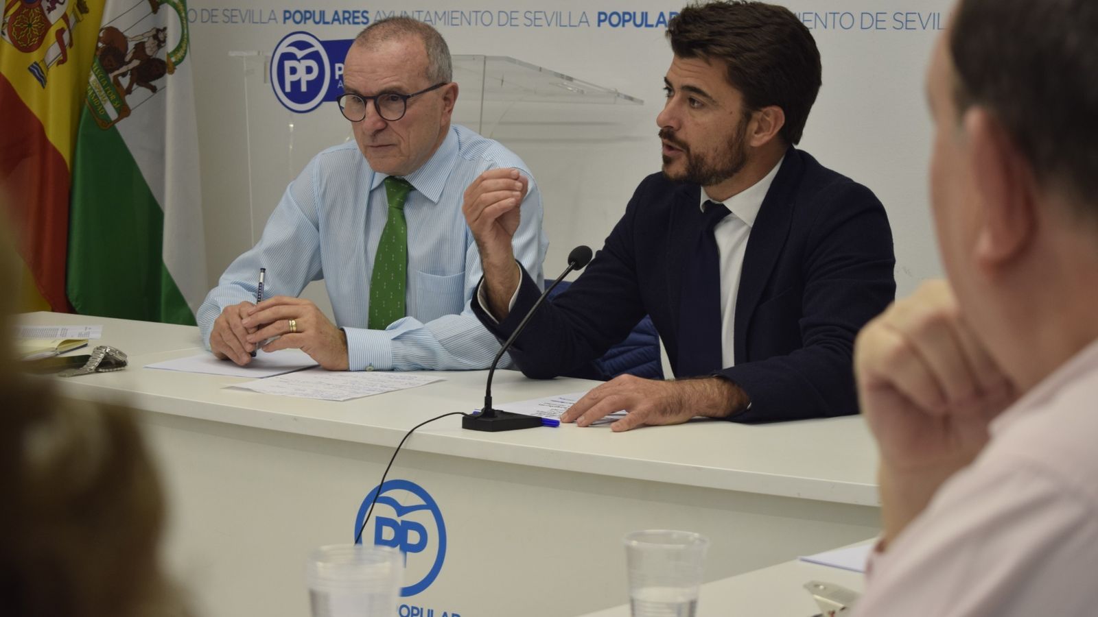 Beltrán Pérez, portavoz municipal del PP, en el transcurso de la reunión.