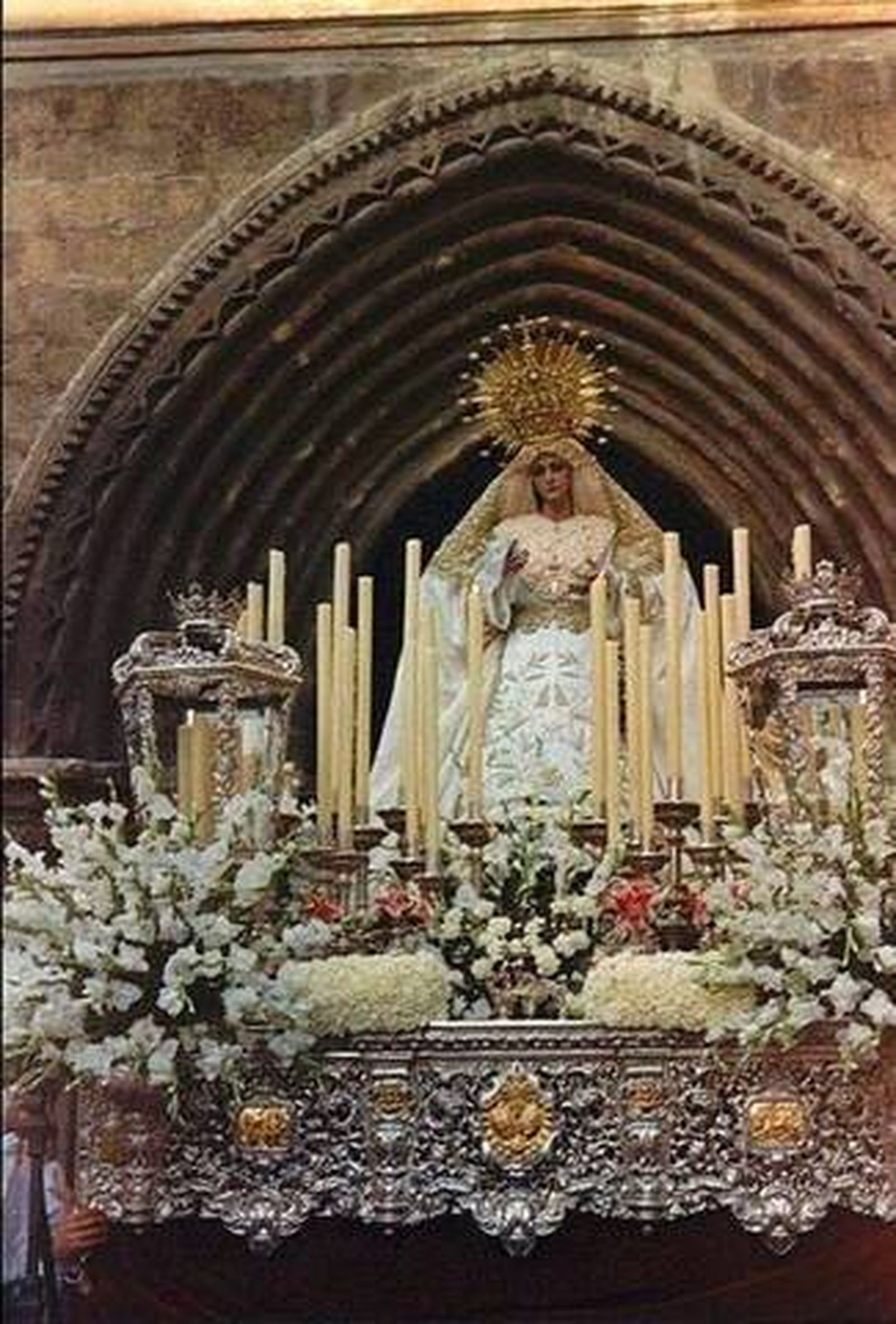 La Virgen del Carmen saliendo de Omnium Sanctorum