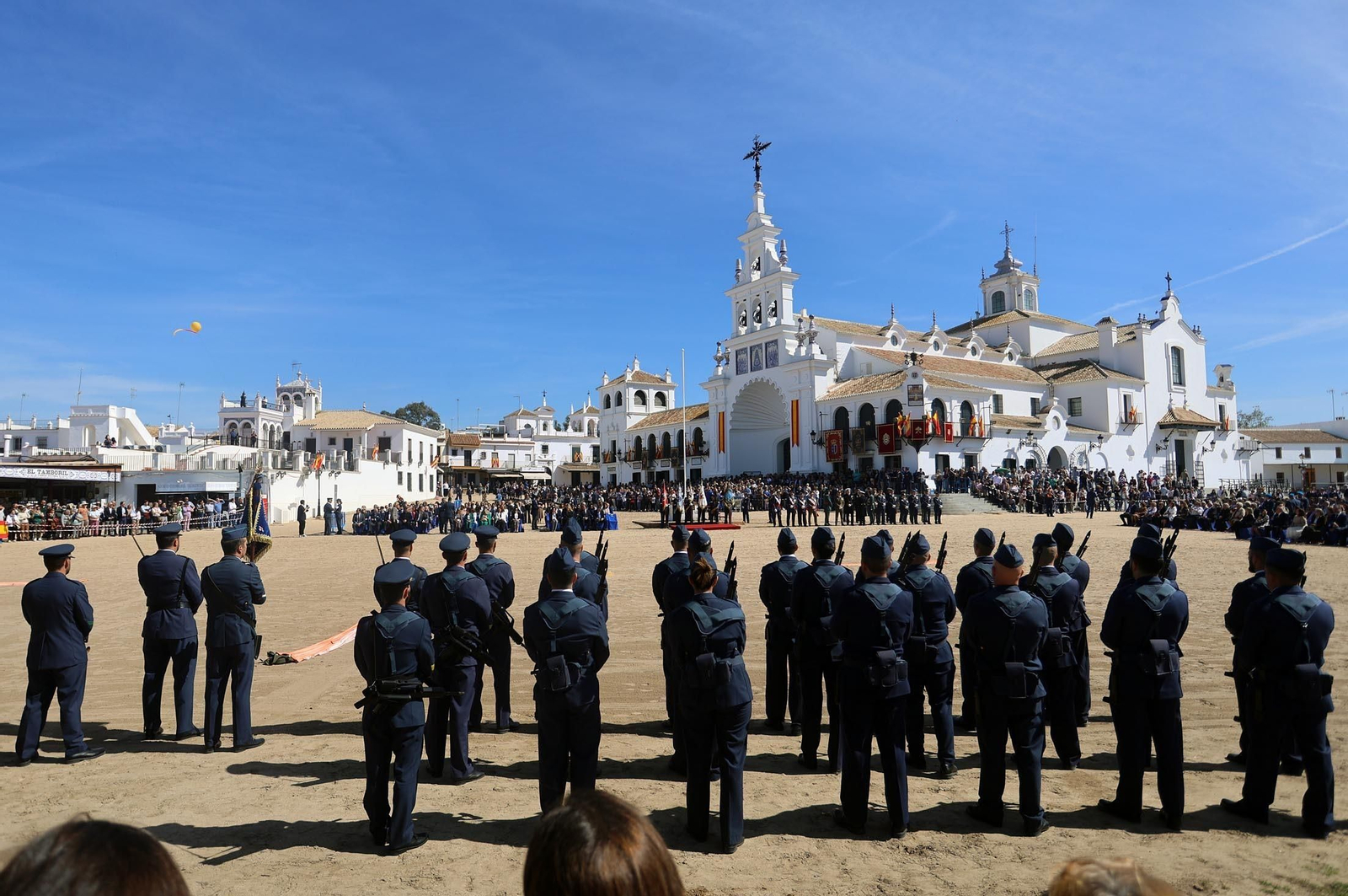 Imágenes del acto de Juramento o Promesa de Fidelidad a la Bandera Nacional en El Rocío