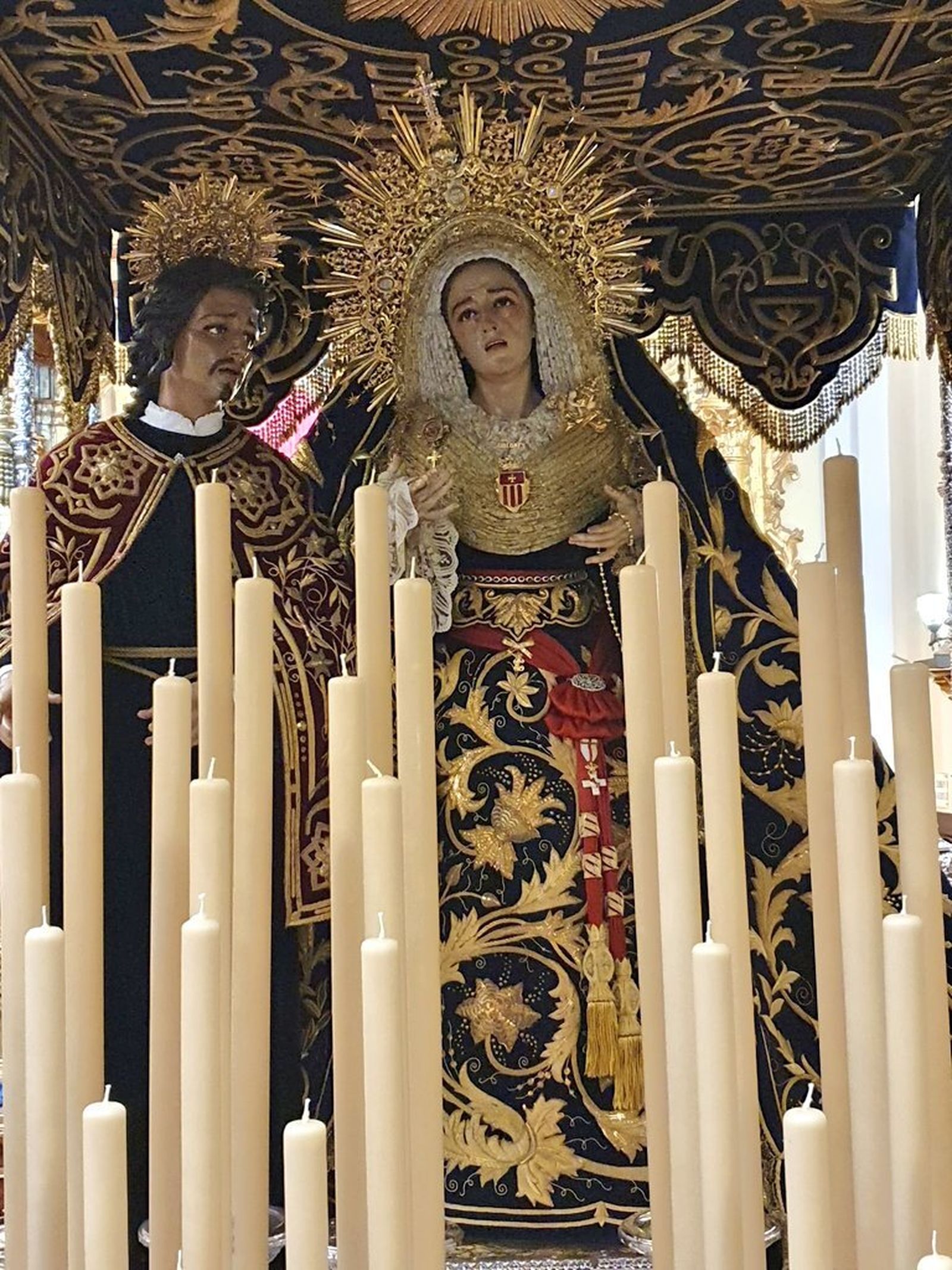 La Virgen de los Dolores y Misericordia en su paso de palio