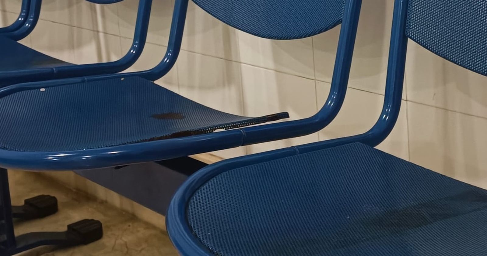 Las imágenes de los desperfectos y roturas denunciados en Urgencias de Huelva