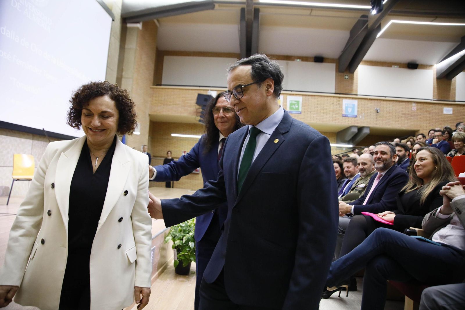 Las imágenes del acto de entrega de la Medalla de Oro a José Fernández Torres Tomatito, en la Universidad de Almería
