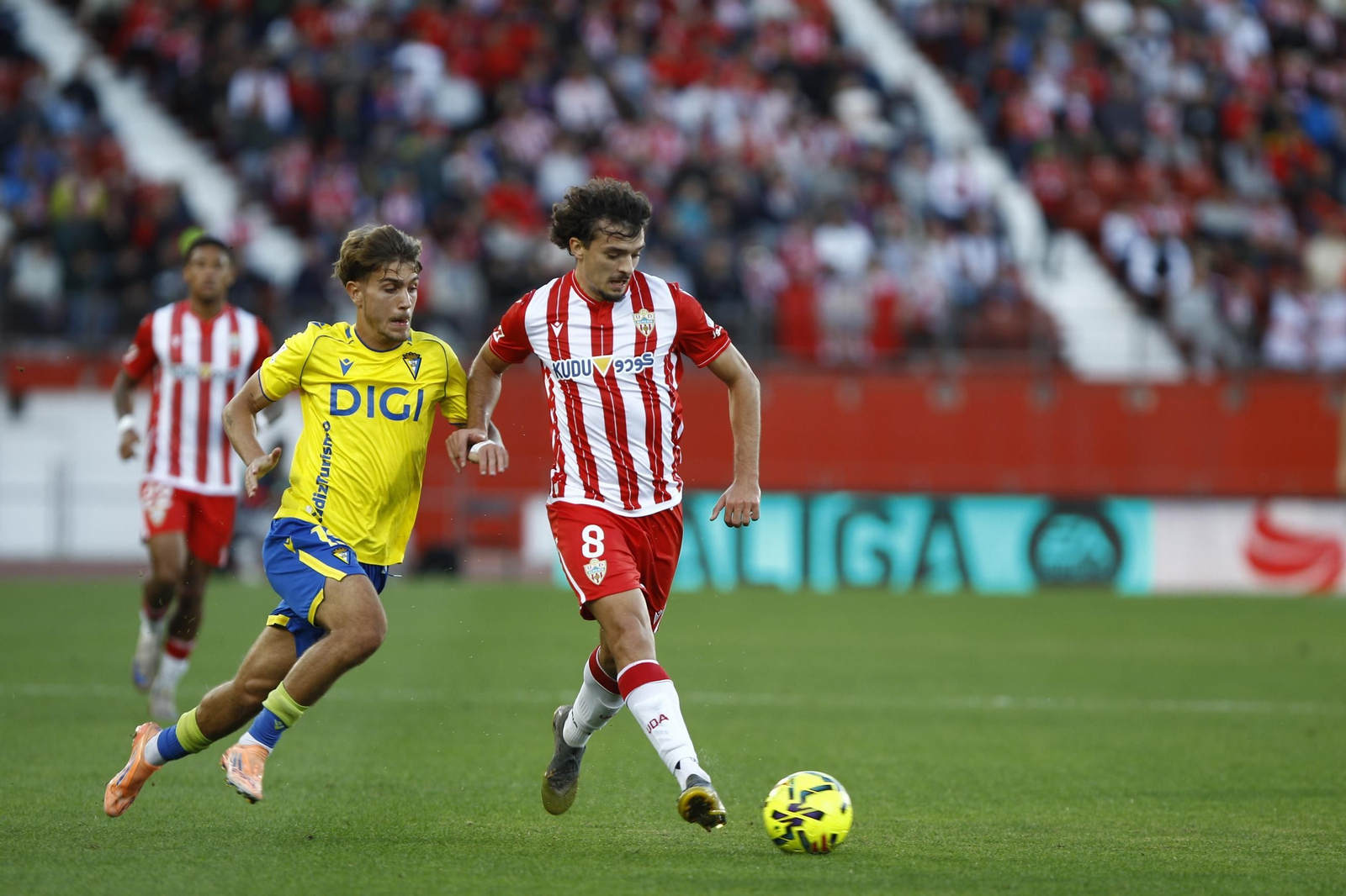 El partido U.D. Almería-Cádiz C.F. en imágenes