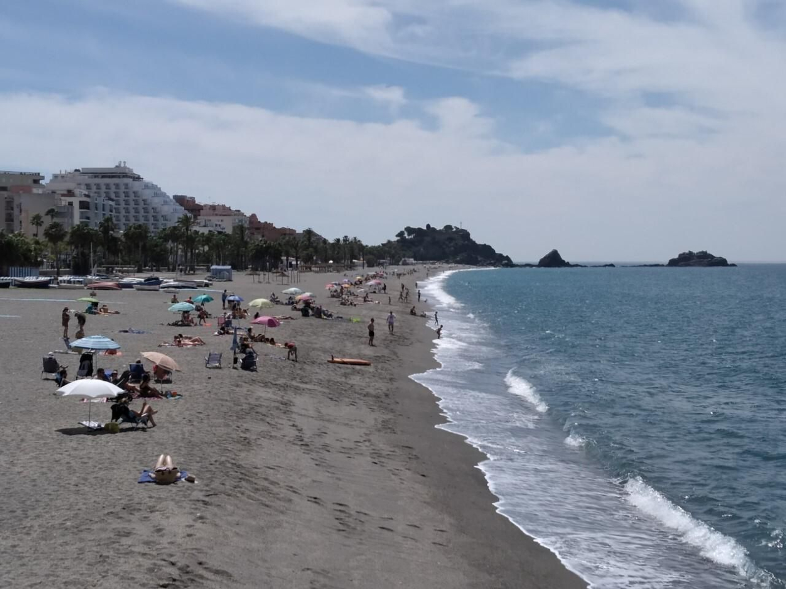 Las playas de la Costa de Granada se blindan para  la noche de San Juan