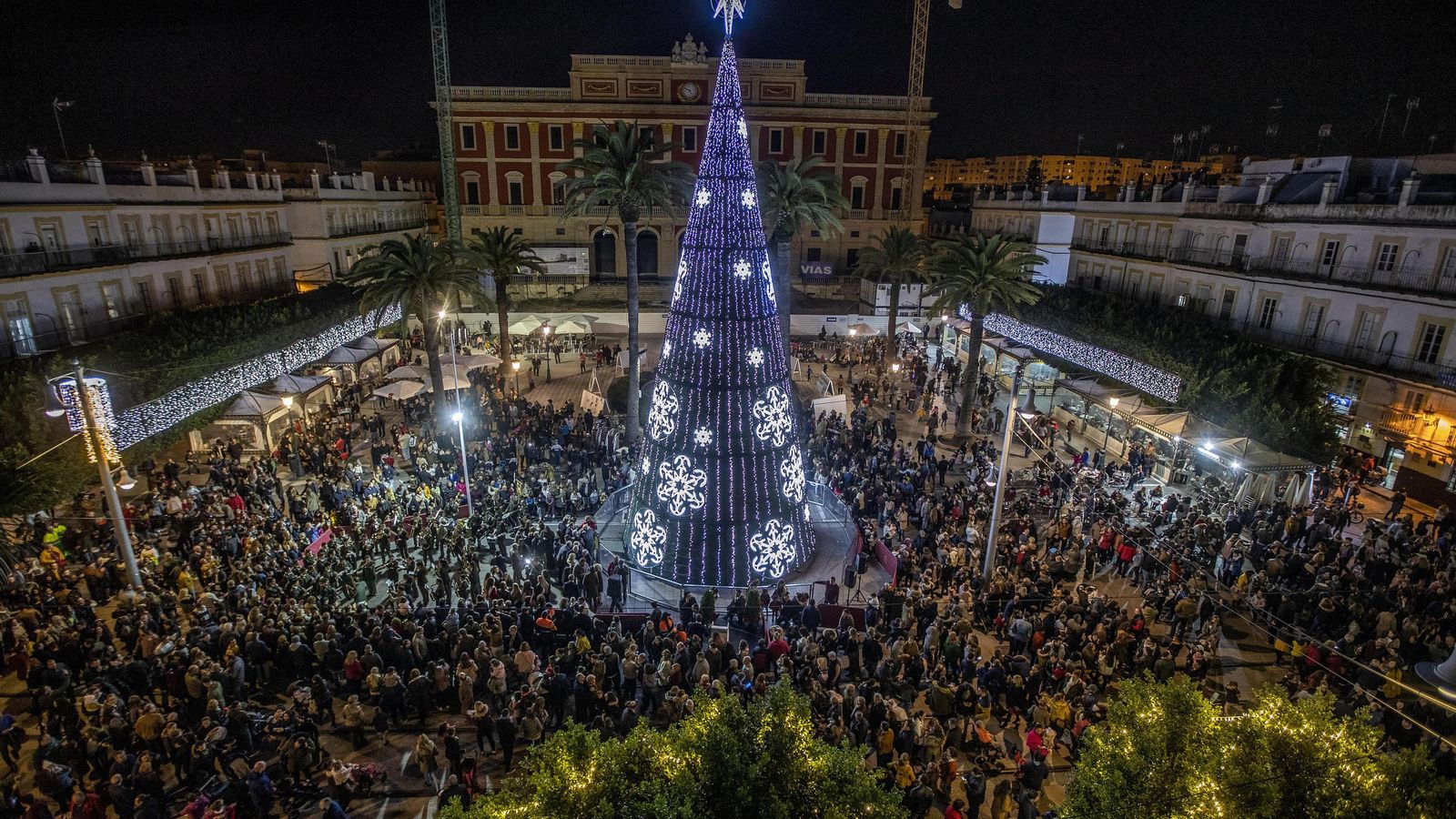 La plaza del Rey en el encendido de un alumbrado navideño antes de la pandemia.