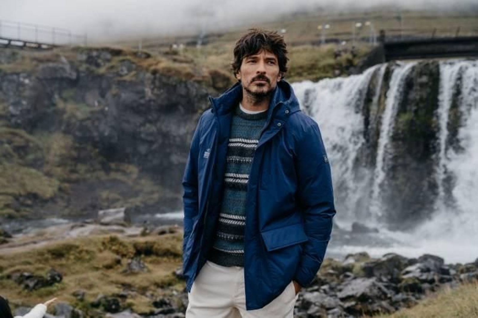 Andrés Velencoso con su chaquetón a prueba de los vientos de Islandia