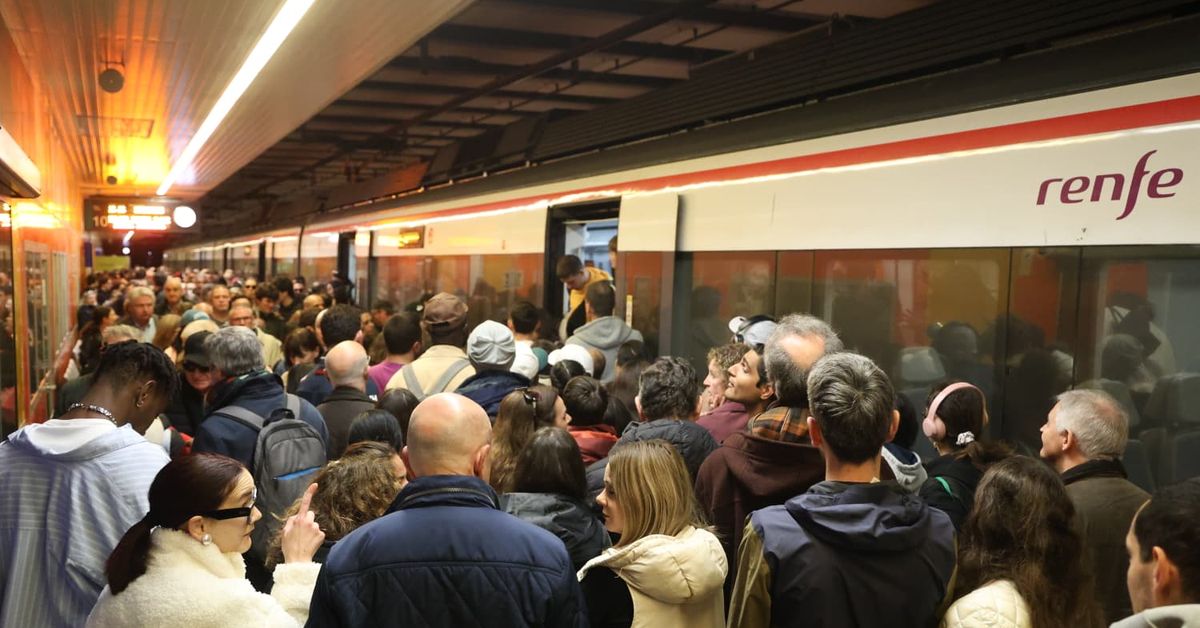 Las cancelaciones de trenes en el Cercanías de Málaga siguen: tercer día de huelga y caos
