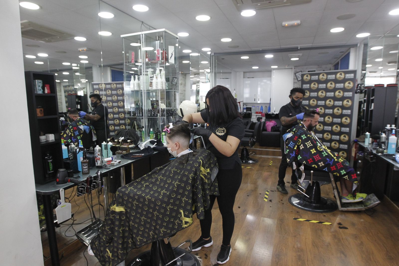 Fotografías primer día de peluquerías en coronavirus-COVID-19. Almería