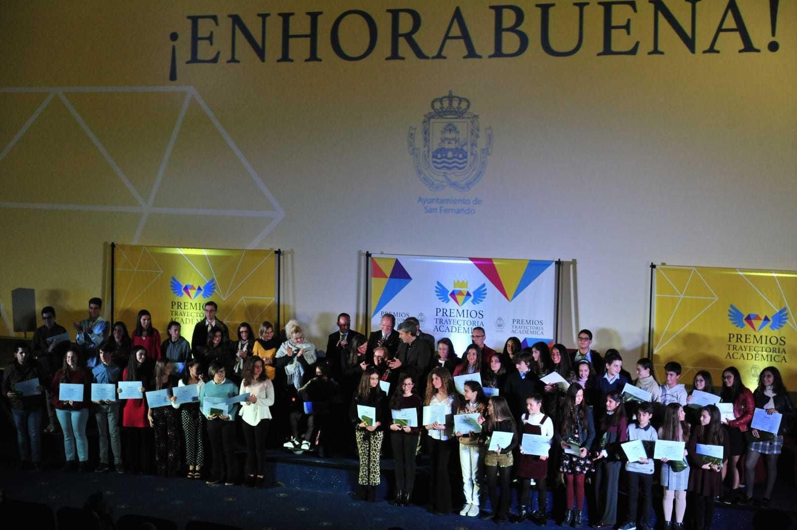Foto de familia con todos los galardonados.